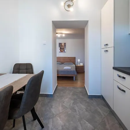 Gorgeous In With Kitchen Lejlighed *